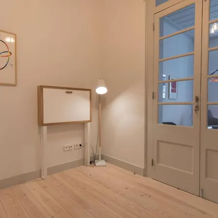 Charming Baixa 3Br With Balcony By Lovelystay Lägenhet Lisboa