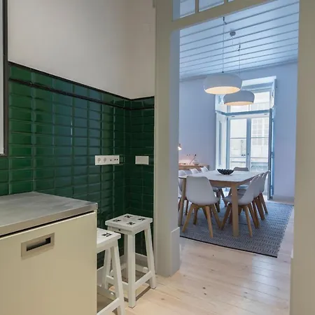 Lovelystay - Charming 3 Bedroom Wonder Downtown * Lisboa