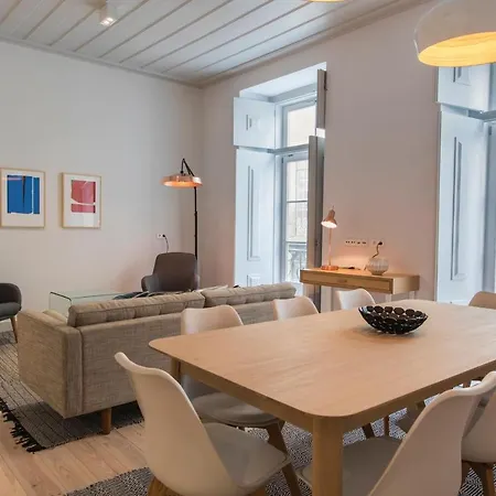 Lovelystay - Charming 3 Bedroom Wonder Downtown Lisboa