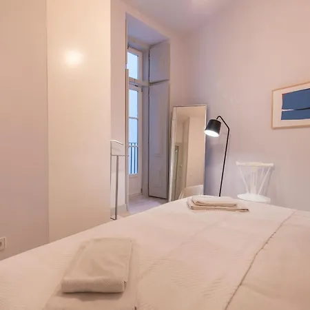 Lägenhet Charming Baixa 3Br With Balcony By Lovelystay