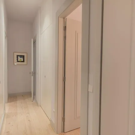 Charming Baixa 3Br With Balcony By Lovelystay Lägenhet Lisboa