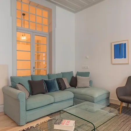 Lovelystay - Charming 3 Bedroom Wonder Downtown * Lisboa