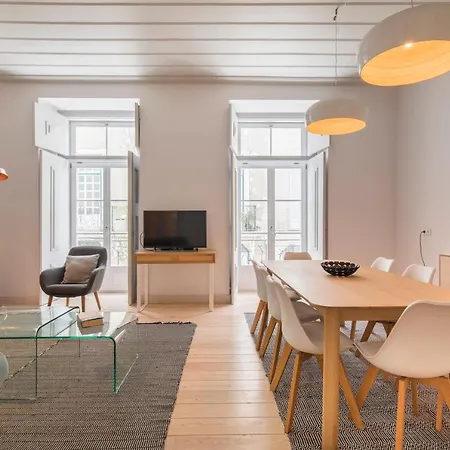 Apartamento Lovelystay - Charming 3 Bedroom Wonder Downtown *