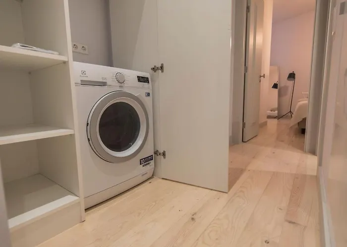 Charming 3 Bedroom Wonder Downtown By Lovelystay