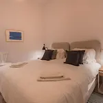 Charming 3 Bedroom Wonder Downtown By Lovelystay شقة *