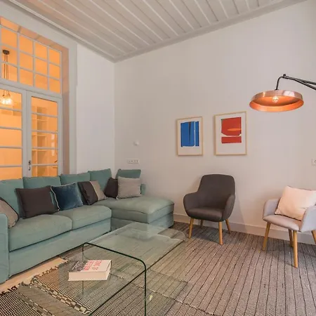 Lovelystay - Charming 3 Bedroom Wonder Downtown Lisbon