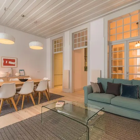 Lovelystay - Charming 3 Bedroom Wonder Downtown * Lisbon