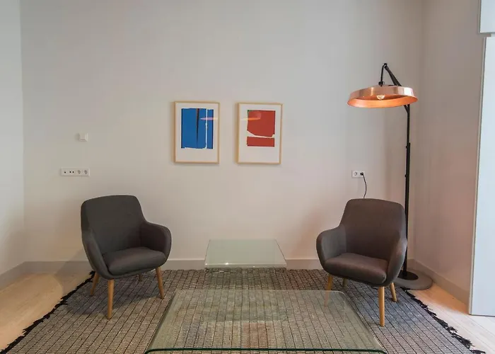 Charming 3 Bedroom Wonder Downtown By Lovelystay