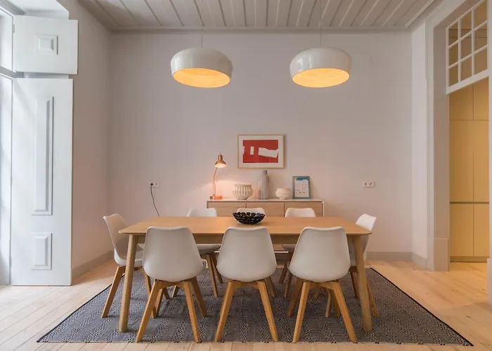 Charming 3 Bedroom Wonder Downtown By Lovelystay